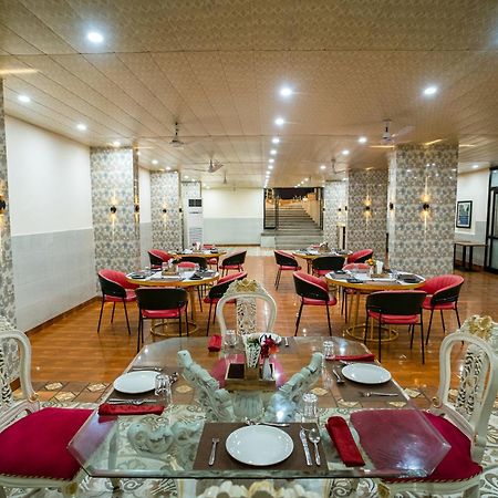 The Neeraj Palace ริชิเคช ภายนอก รูปภาพ